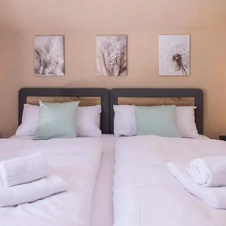 Blue Sky Flat, Apartment, 73qm, Bis 6 Personen, Neubau Sued-balkon Mit Lounge-moebeln, Schwarzwald-plus Inkl 80 Gratis-attraktionen Taeglich * Baiersbronn