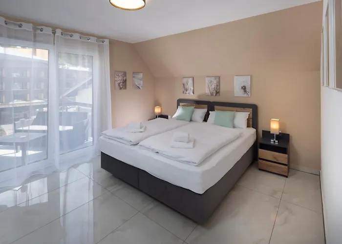 Blue Sky Flat, Apartment, 73qm, Bis 6 Personen, Neubau Sued-balkon Mit Lounge-moebeln, Schwarzwald-plus Inkl 80 Gratis-attraktionen Taeglich Апартаменты Байрсброн