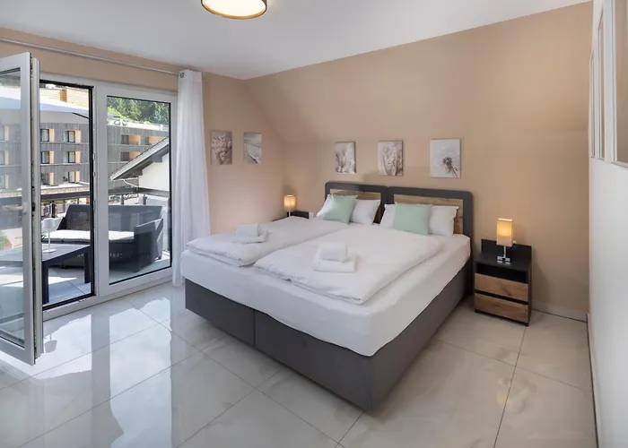 Blue Sky Flat, Apartment, 73qm, Bis 6 Personen, Neubau Sued-balkon Mit Lounge-moebeln, Schwarzwald-plus Inkl 80 Gratis-attraktionen Taeglich * Байрсброн